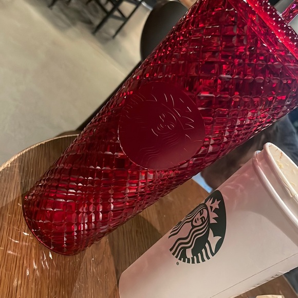 Starbucks venti holiday cup 2021